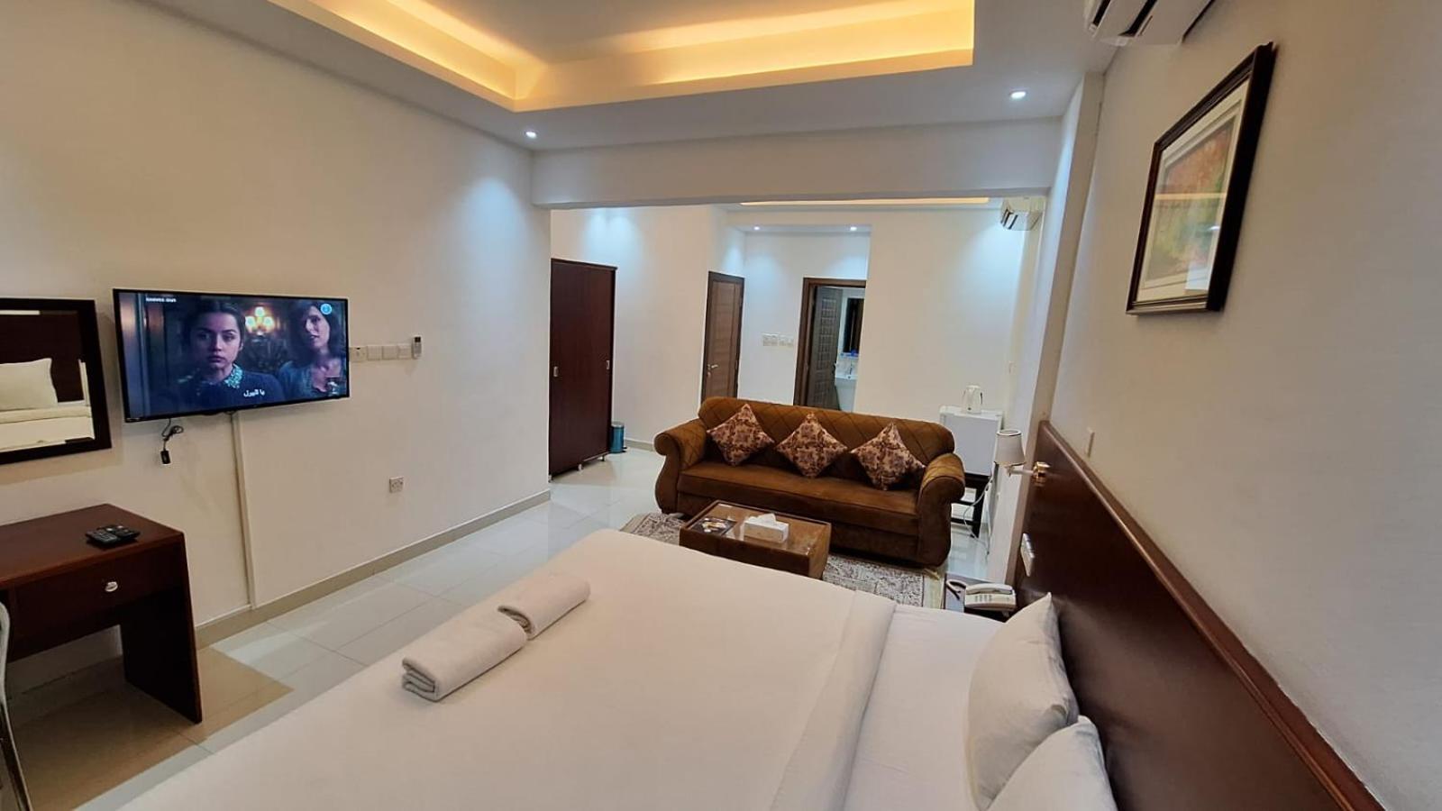 Aljawhara Inn Hotel 锡卜 外观 照片