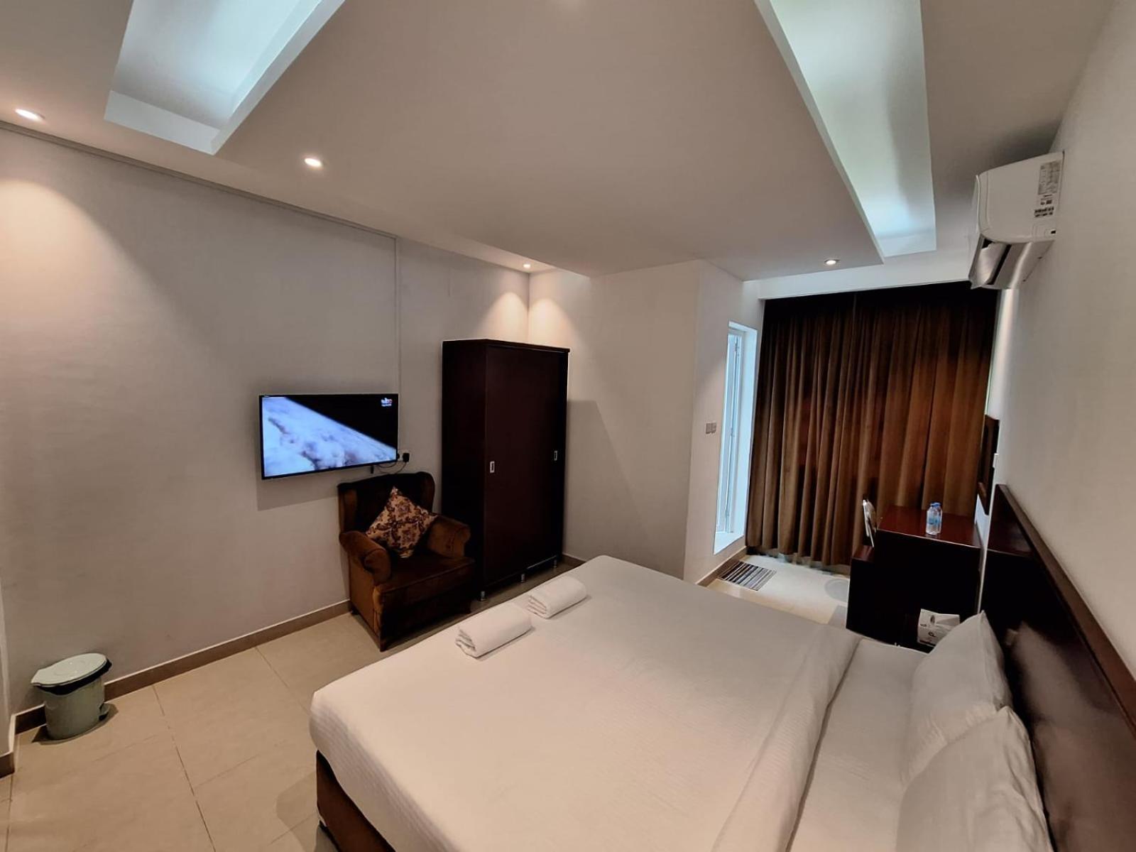 Aljawhara Inn Hotel 锡卜 外观 照片
